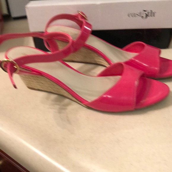 Sandals - Picture 2 of 3